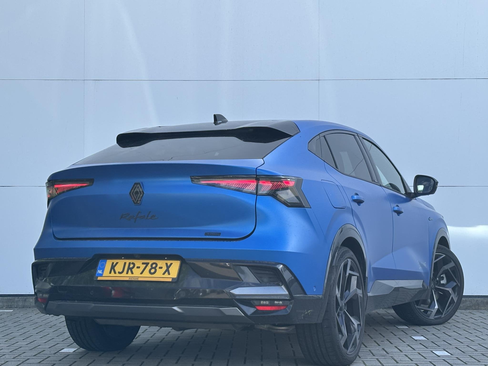 Renault Rafale 1.2 E-Tech 4x4 plug-in hybrid 300 atelier Alp, Auto's, Automaat, 1199 cc, Blauw, Bedrijf