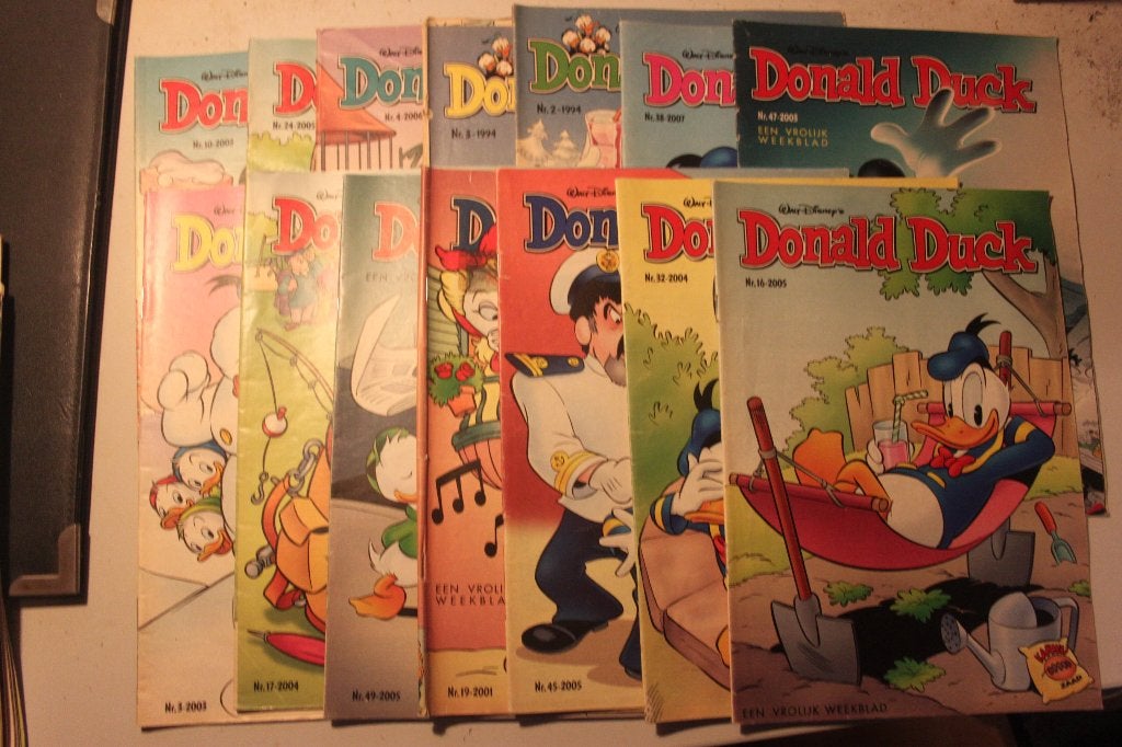 702h - 25 donald duckjes + 1 tuinspecial, Boeken, Eén stripboek, Ophalen of Verzenden, Gelezen