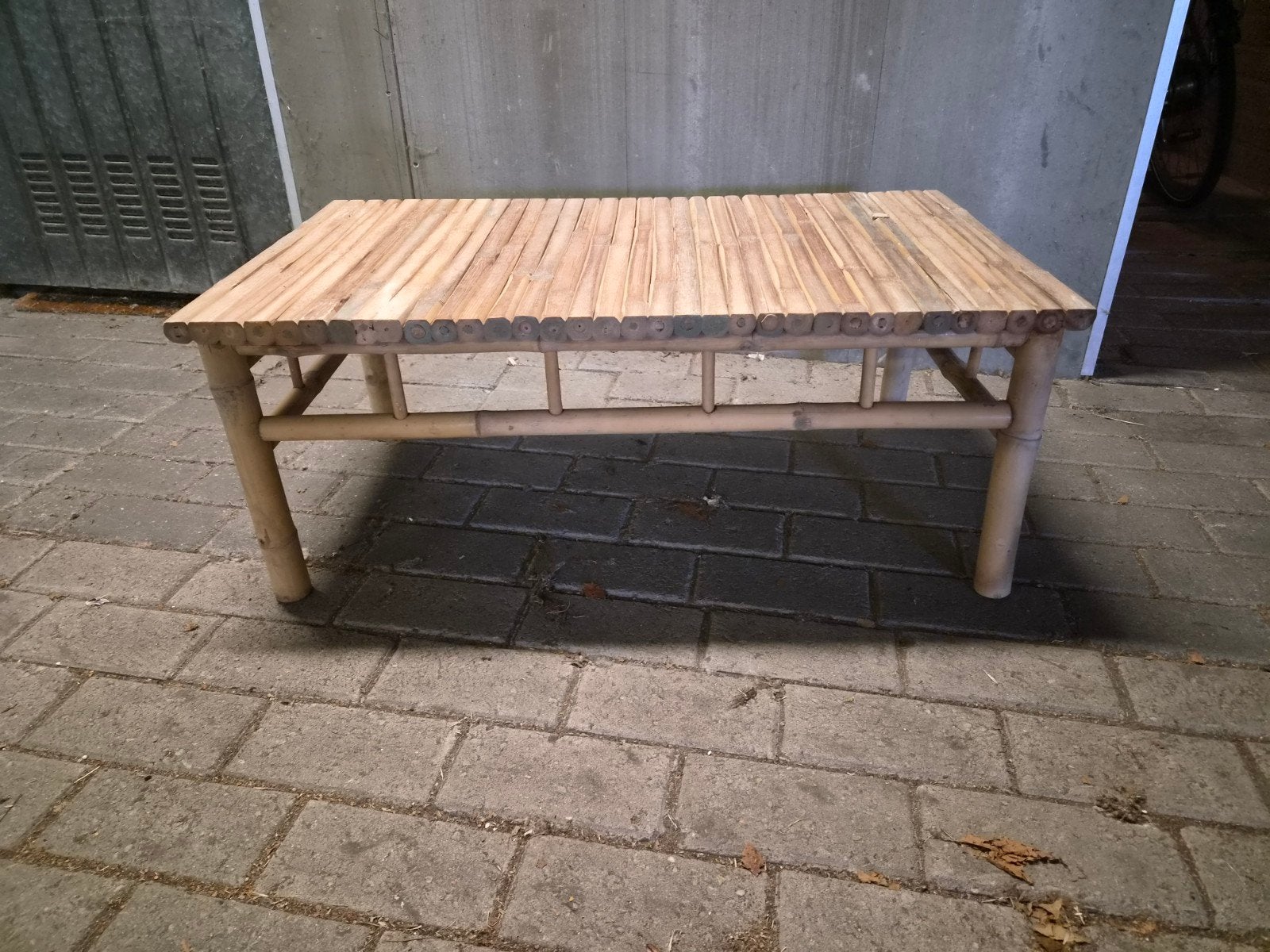 Houten salontafel voor in de tuin., Tuin en Terras, Tuintafels, Ophalen, Gebruikt, Rechthoekig, Hout