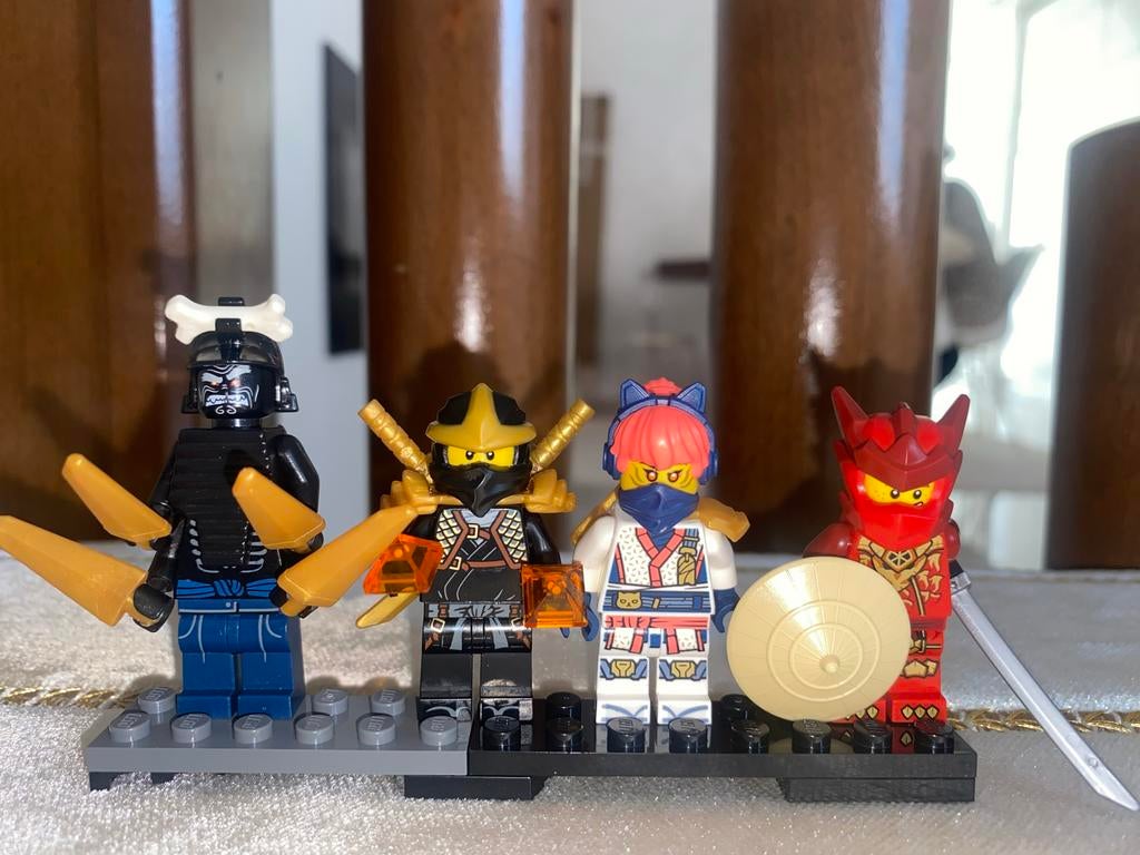 Ninjago minifiguren, Ophalen