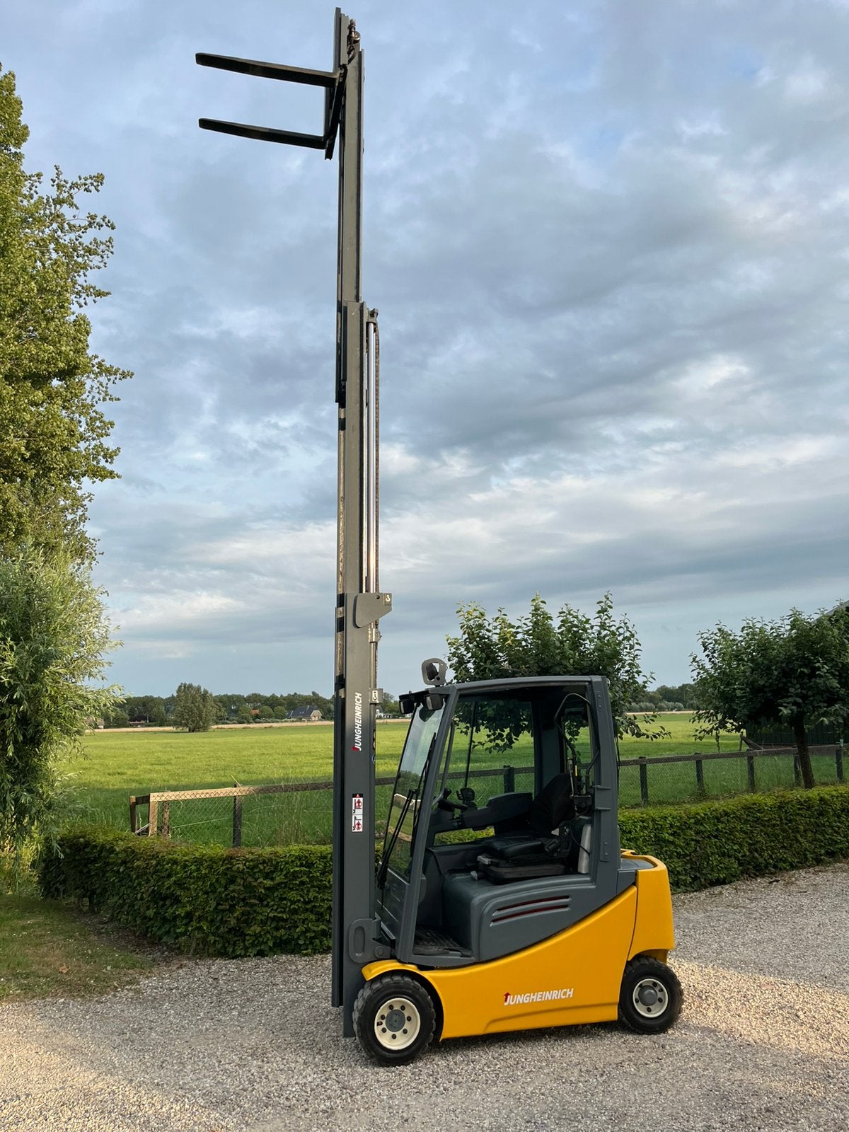Jungheinrich 1800kg freelift sideshift triplo  4e functie✅, 1000 tot 2000 kg, Ophalen of Verzenden, Elektrisch, Heftruck