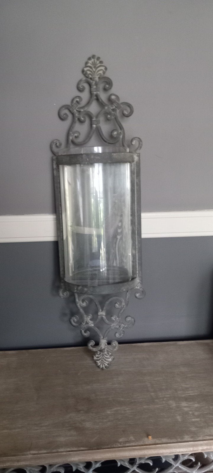 Rustieke metalen wandkandelaar met cilinderglas, Ophalen, Gebruikt, Metaal, Grijs