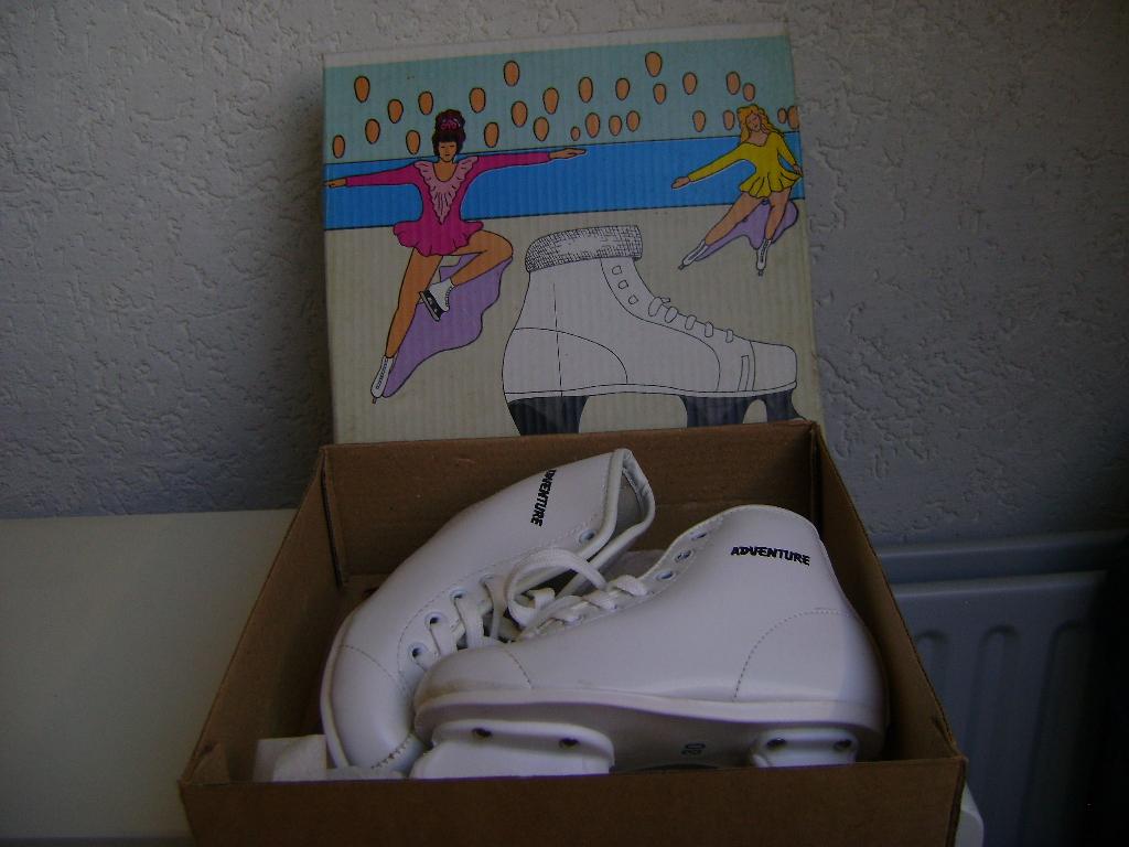 retro kunstschaatsen in doos van aventure maat 30 jaren 70, Sport en Fitness, Schaatsen, Overige merken, Gebruikt, Ophalen of Verzenden