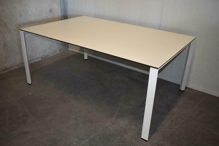 Ahrend 700 vergadertafel/conferentietafel, Niet ingevuld, 100 tot 150 cm, Overige materialen, Niet ingevuld