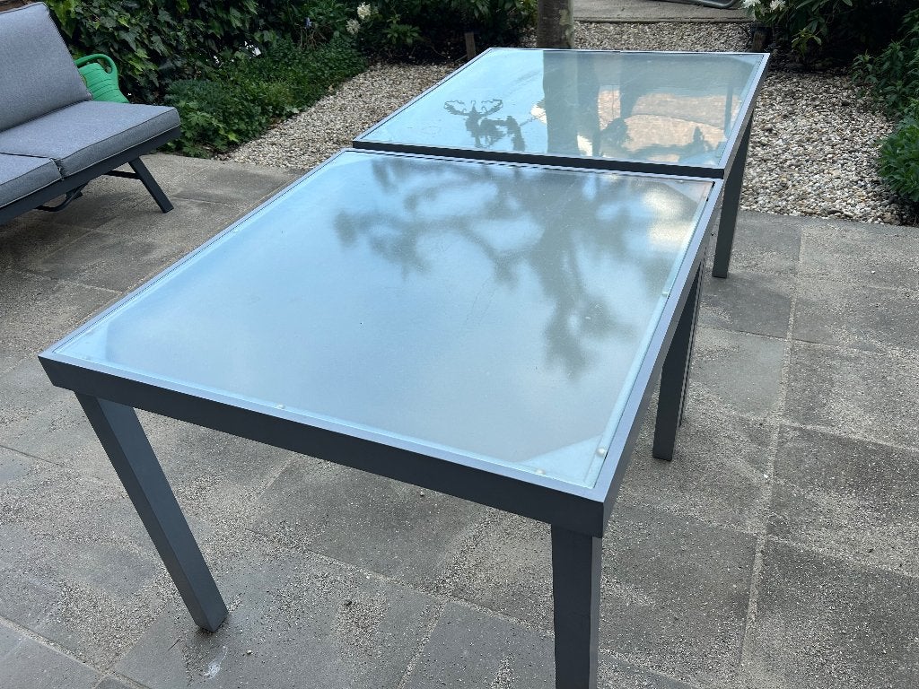 Twee tuintafels 90 x 90 cm, Ophalen, Gebruikt, Vierkant, Aluminium