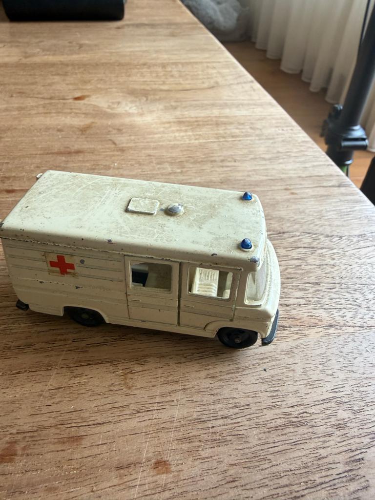 Siku Binz Ambulance V292 Mercedes Benz - Vintage Speelgoed, Ophalen of Verzenden, Gebruikt