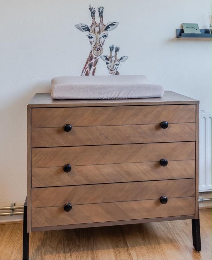 Commode, kast en baby bedje, Kinderen en Baby's, Kinderkamer | Commodes en Kasten, Ophalen, Gebruikt, 50 tot 70 cm, 75 tot 100 cm