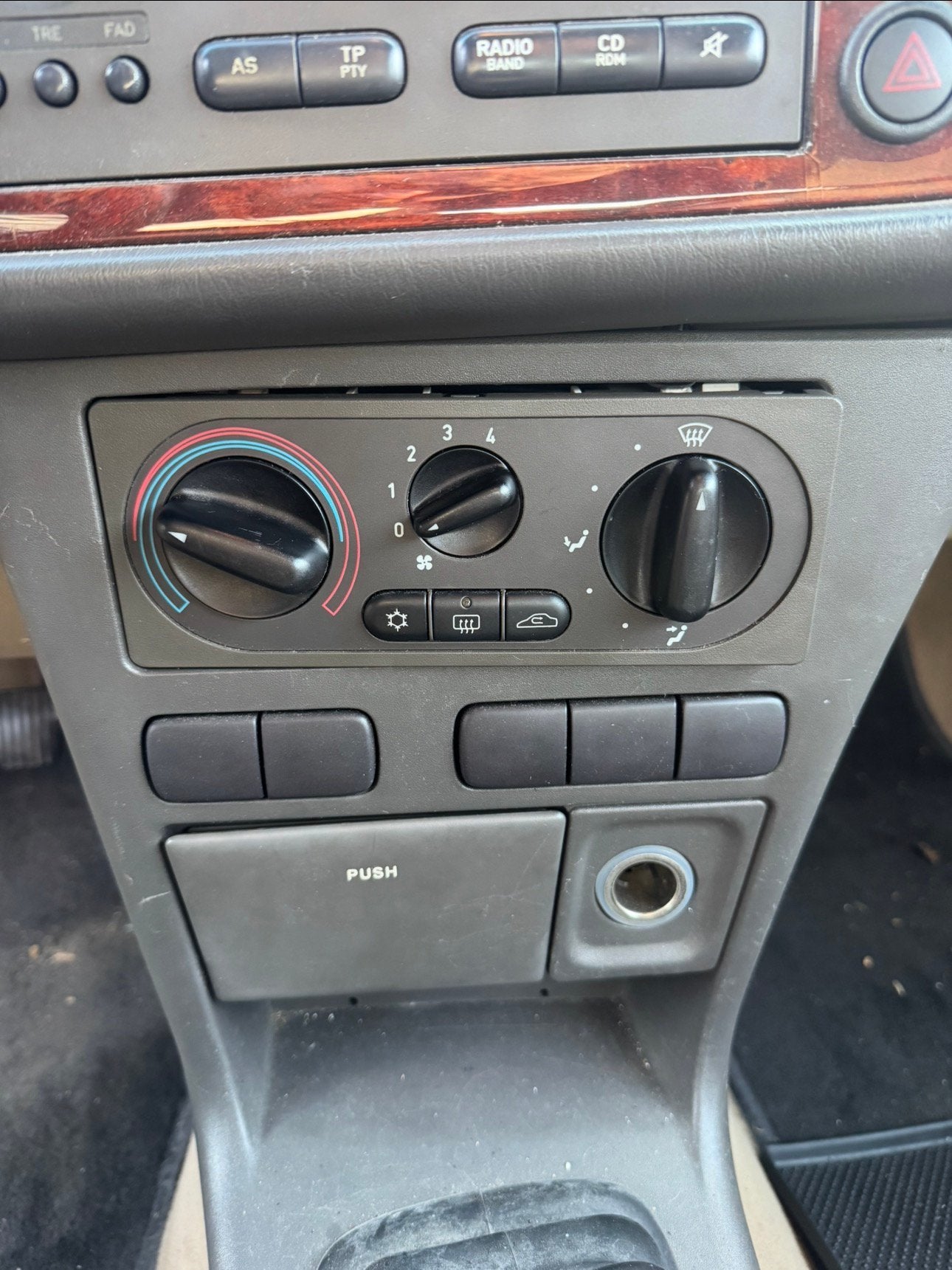 Gezocht saab 9-3 kachelbedieningspaneel, Ophalen of Verzenden, Saab