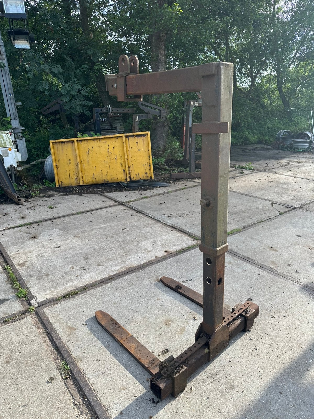 Pallethaak palletdrager hiab kennis Beco, Ophalen
