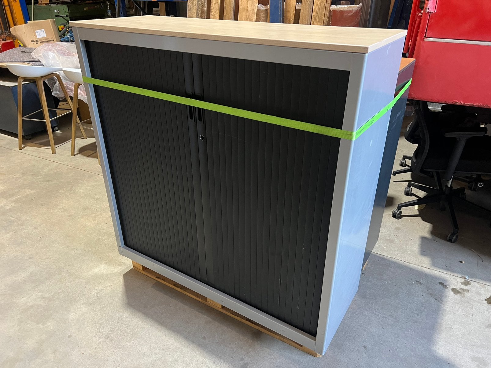 Roldeurkast halfhoog VEPA 120x125 aluminium zwart, Huis en Inrichting, Kasten | Roldeurkasten en Archiefkasten, Gebruikt, 100 tot 150 cm