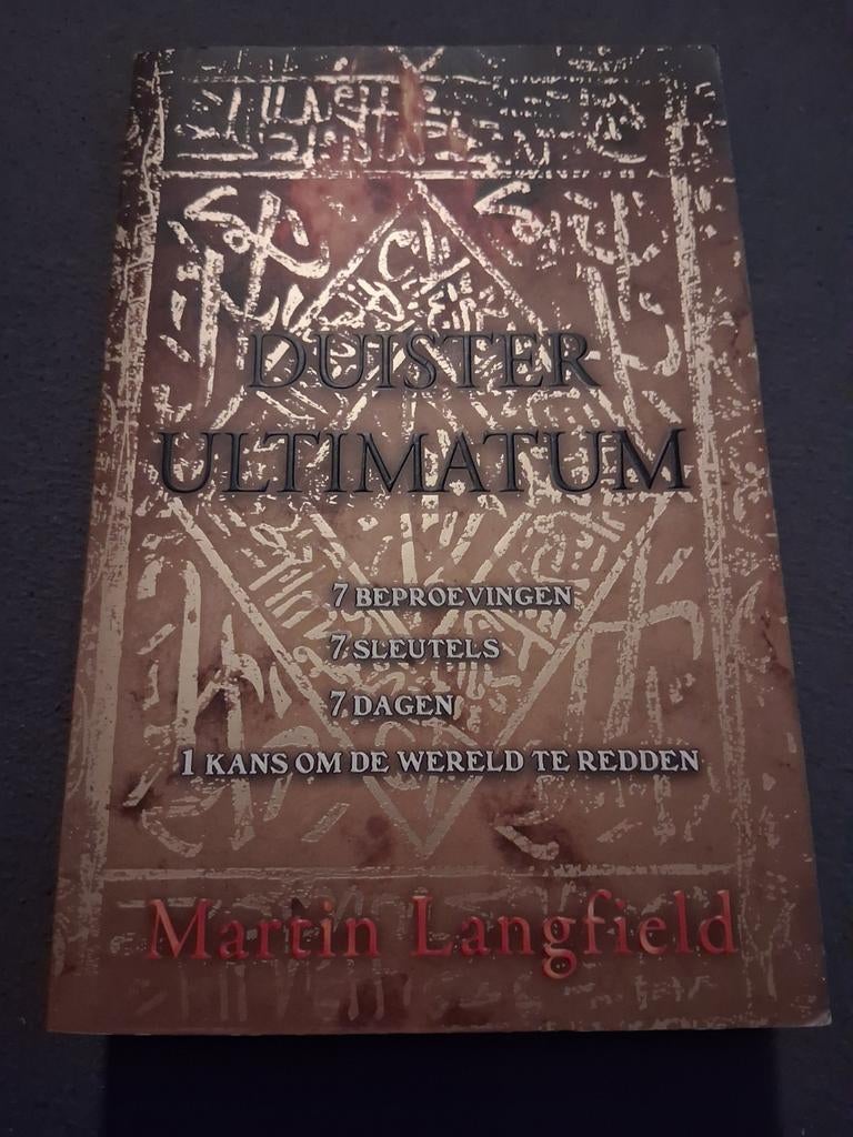 M. Langfield - Duister ultimatum, Ophalen of Verzenden, Zo goed als nieuw, M. Langfield