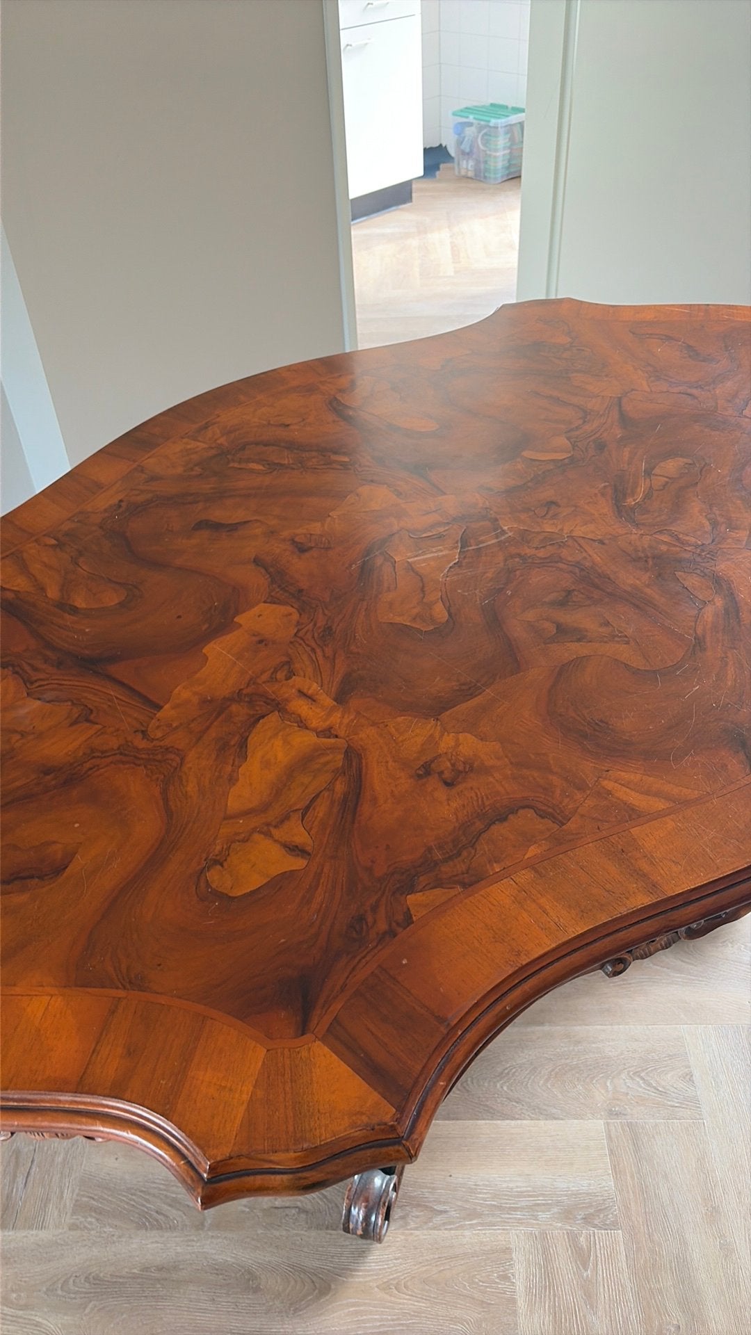 Antieke eettafel, Ophalen