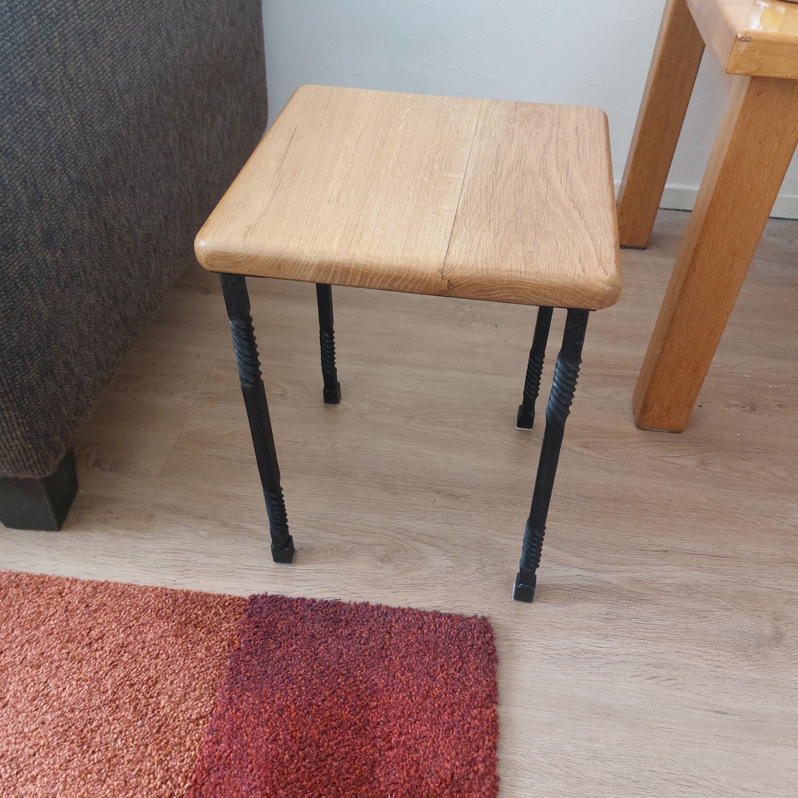 Eiken plantentafeltje met smeedijzeren poten - 40 cm hoog, Ophalen of Verzenden