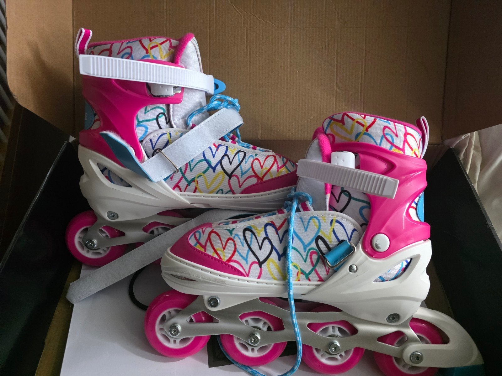 Nieuwe verstelbare inline skates (maat 38-41) in doos, Verstelbaar, Nieuw, Ophalen of Verzenden, Inline skates 4 wielen