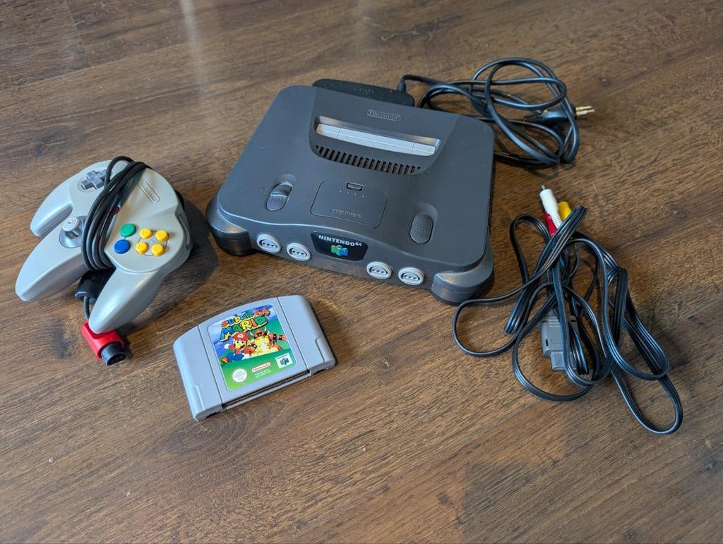 Nintendo 64 met Super Mario 64, Spelcomputers en Games, Spelcomputers | Nintendo 64, Zo goed als nieuw, Met 1 controller, Met games