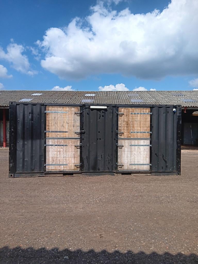 Te koop / te huur , 20 ft paardenstalcontainer(s)., Stalling