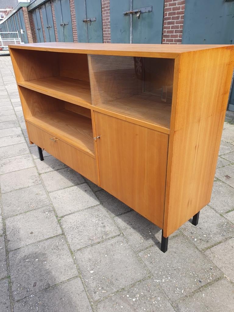 HELAAS VERKOCHT Vintage side/board/Dressoir., Ophalen, Gebruikt, 100 tot 150 cm, Met deur(en)
