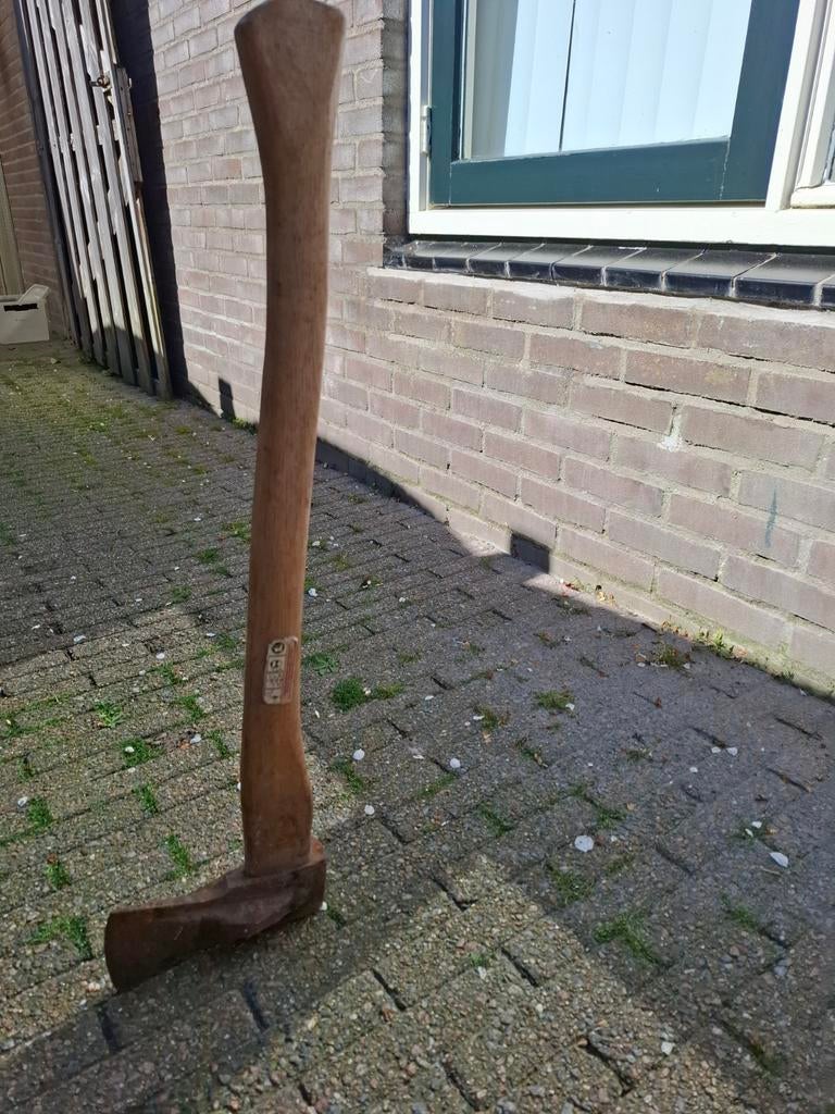Houtbijl om hout te kloven, Ophalen, Gebruikt