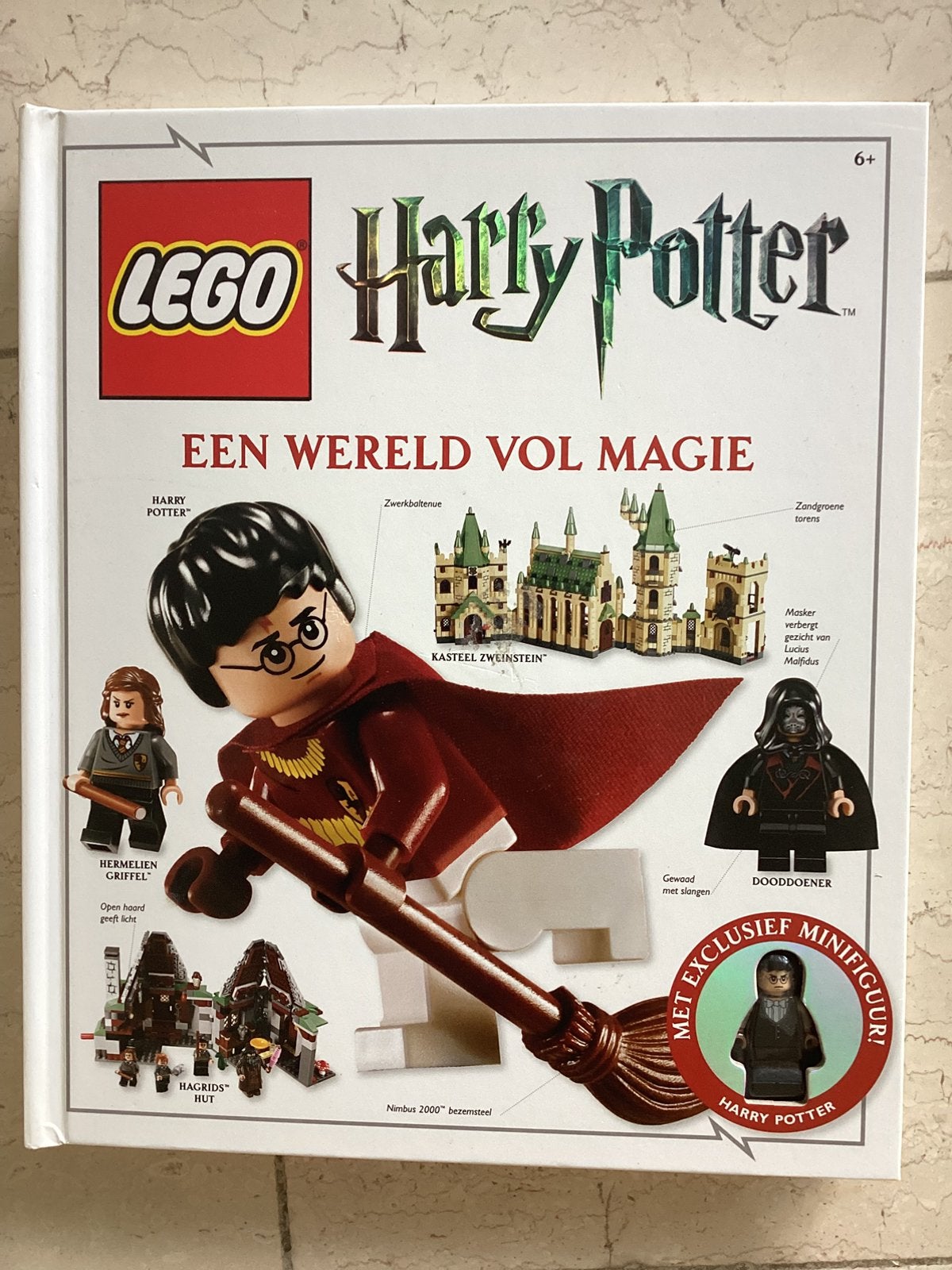 Lego boek Harry Potter + Harry Potter minifiguur, Kinderen en Baby's, Speelgoed | Duplo en Lego, Ophalen of Verzenden, Zo goed als nieuw