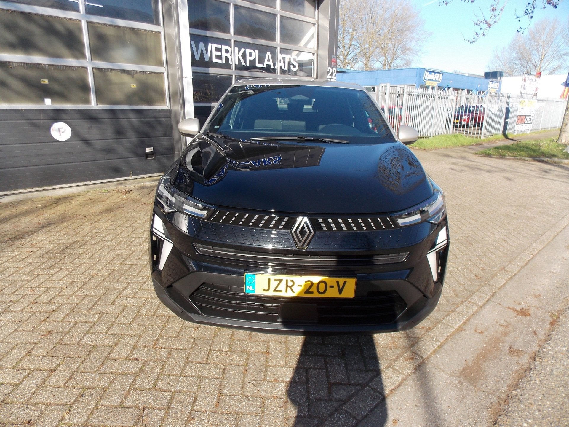 Renault Captur 1.6 E-Tech full hybrid 145 evolution Airco El, Gebruikt, 4 cilinders, Zwart, Bedrijf