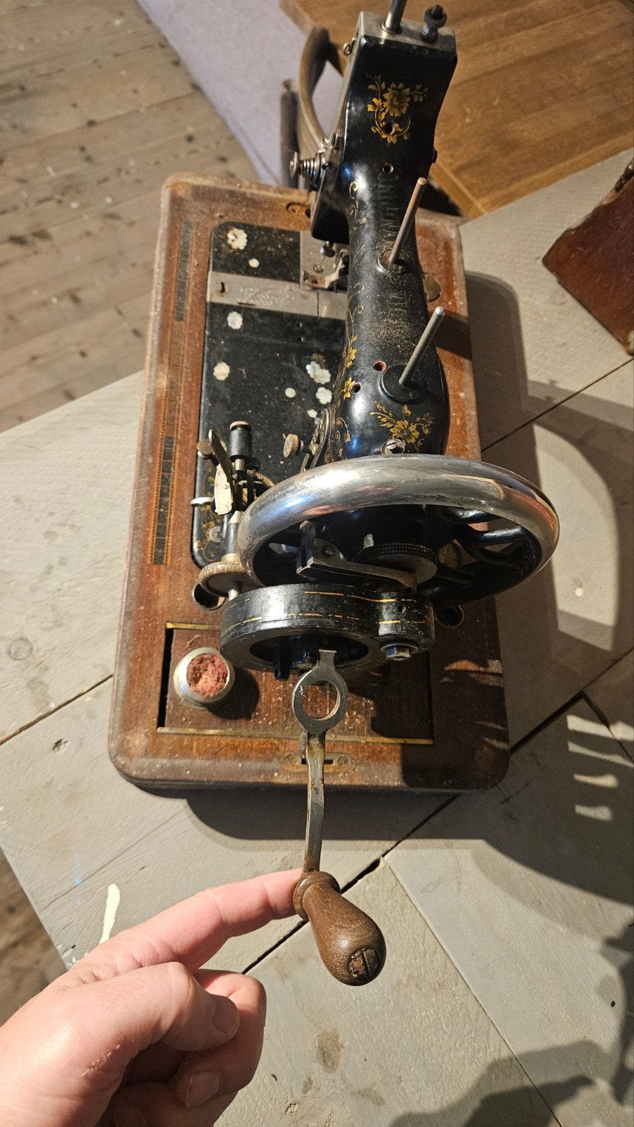 Antieke Victoria Naaimachine met Houten Koffer, Antiek en Kunst, Ophalen