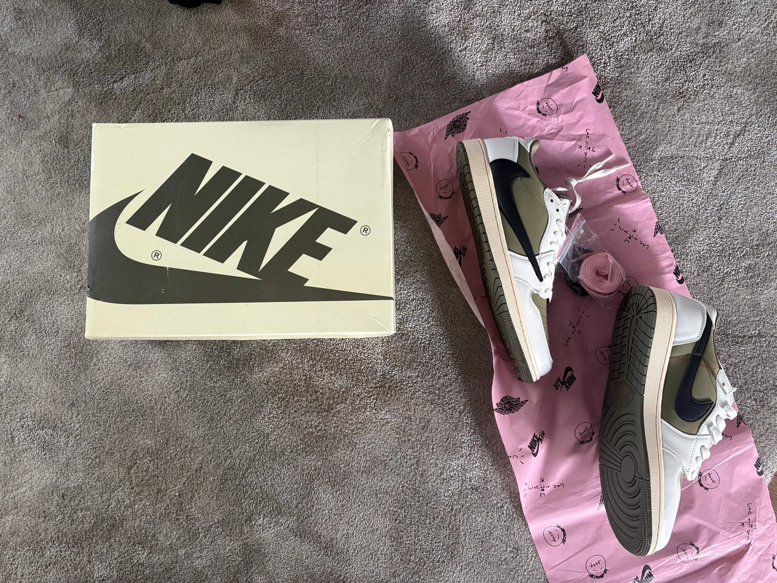 Nike Air Jordan 1 Low Travis Scott Reverse Mocha, Kleding | Heren, Ophalen of Verzenden, Nieuw, Bruin, Sneakers of Gympen