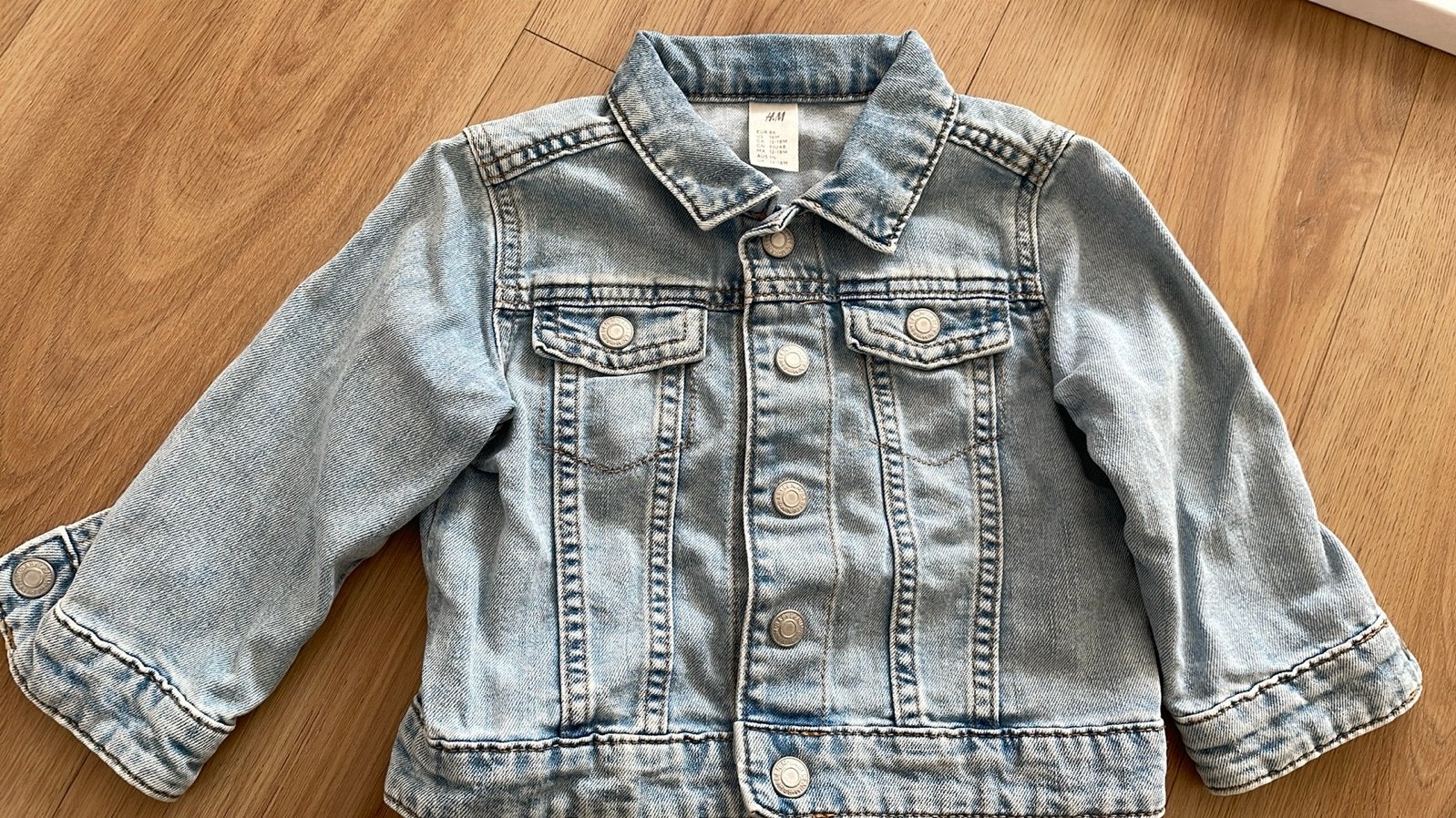Spijkerjasje H&M maat 86, Ophalen of Verzenden, Zo goed als nieuw, Meisje, Jasje