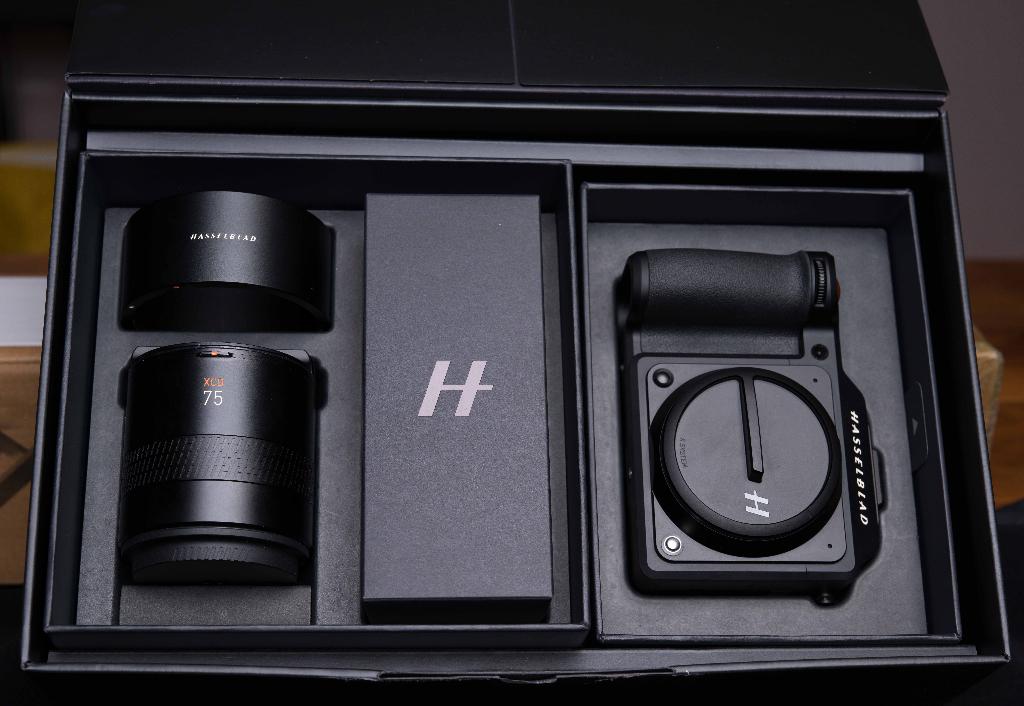 Hasselblad X2D 100C + XCD 75P lens kit., Spiegelreflex, Ophalen of Verzenden, Zo goed als nieuw, Overige Merken