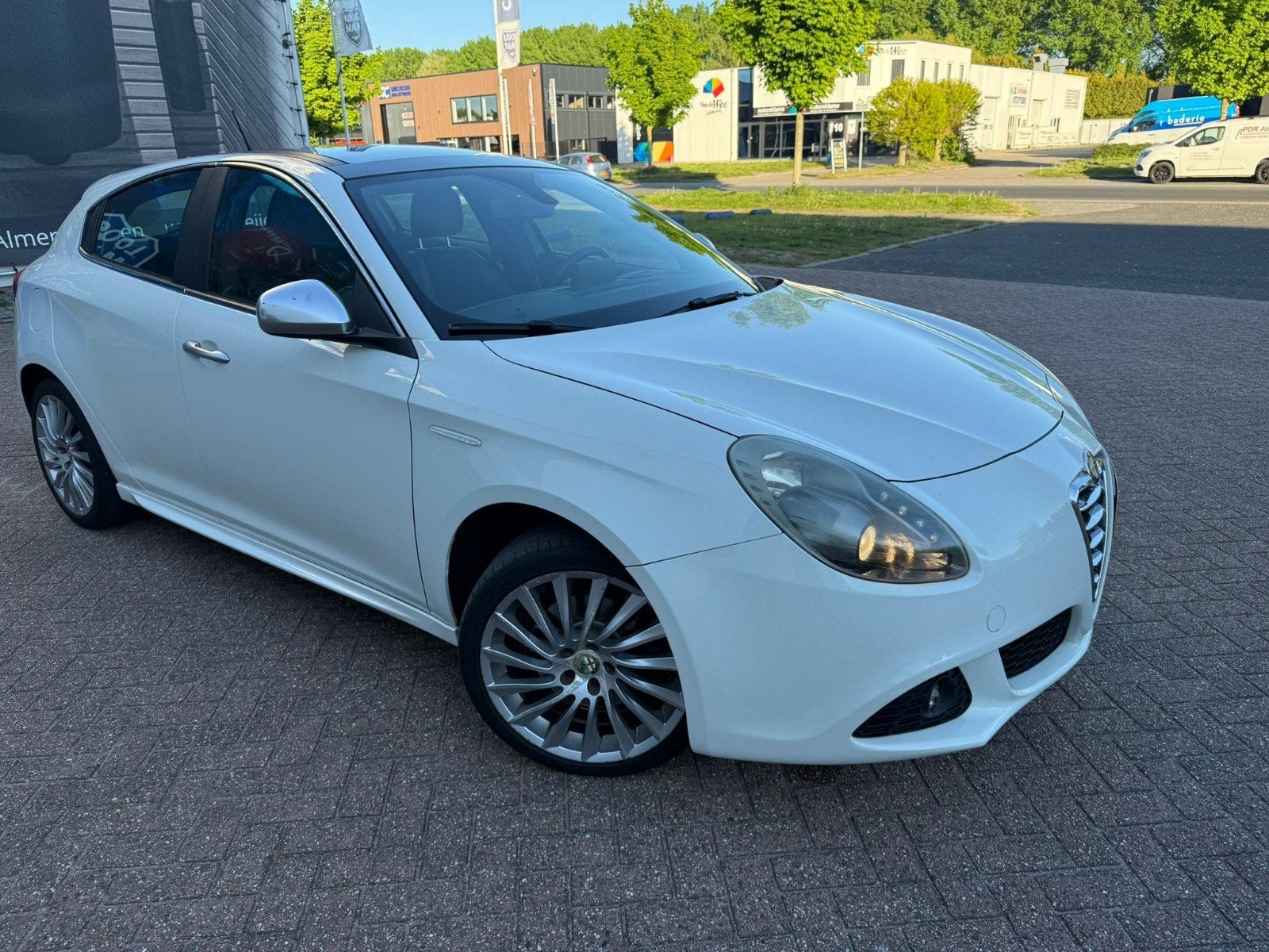 Alfa Romeo Giulietta 1.4 Turbo Multi AIR 2010 Wit, Auto's, Alfa Romeo, Voorwielaandrijving, 4 cilinders, Wit, Origineel Nederlands