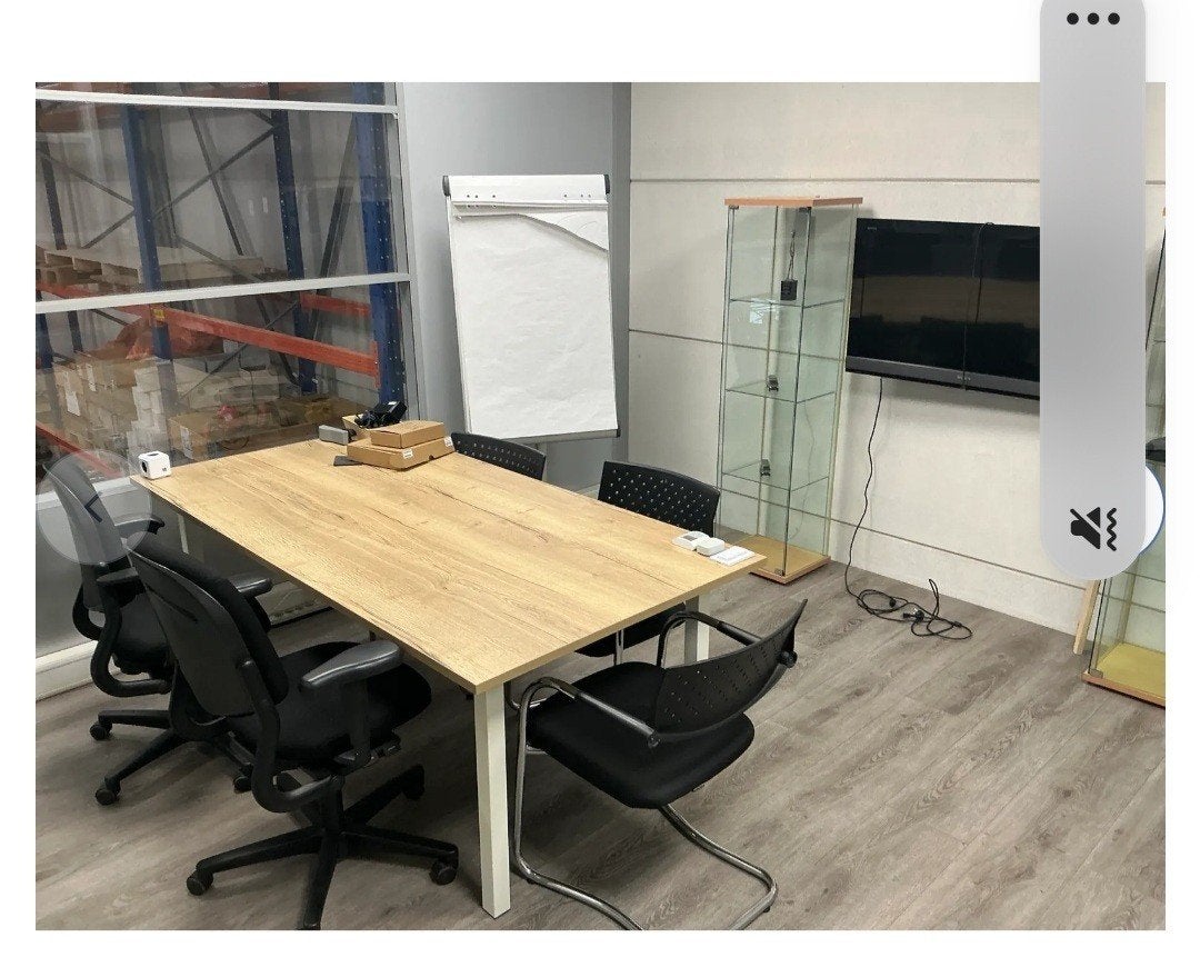 Mooie Vergaderset, Tafel + stoelen + flipover, Ophalen, Nieuw