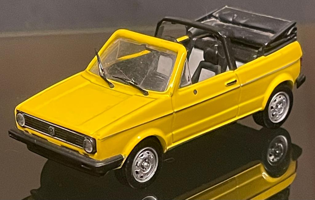 1:43 VW Volkswagen Golf type 1 cabrio mk I geel 1974 Solido, Verzenden, Zo goed als nieuw, Auto, Solido