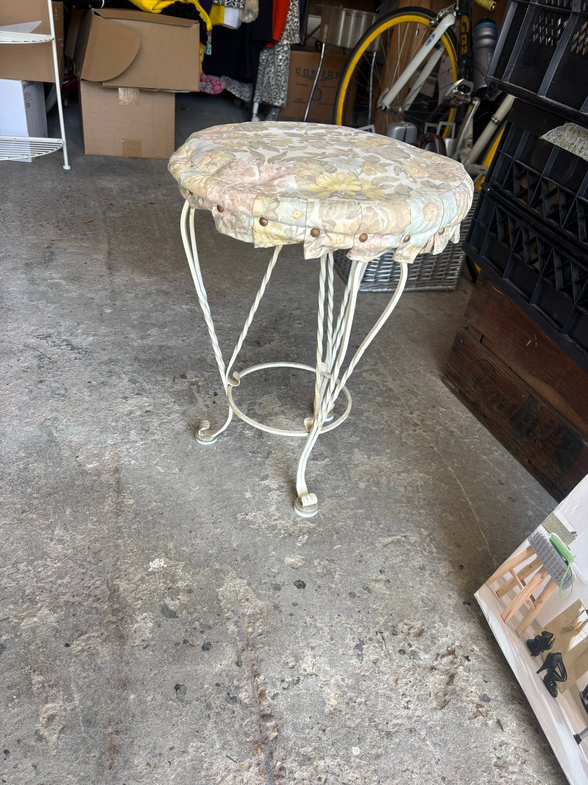 Vintage krukje met bloemen zitting, Ophalen of Verzenden, Gebruikt, IJzer