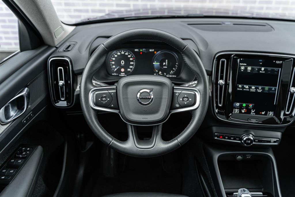 Volvo XC40 1.5 T4 Recharge Inscription | Panoramadak | Elekt, Auto's, Volvo, 12 maanden, Euro 6, 1712 kg, Zwart
