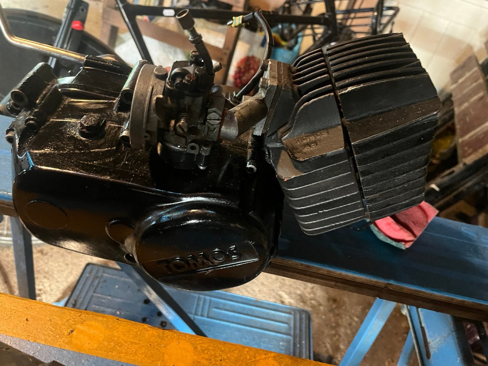 Tomos blokje met tegnigas uitlaat en zetje velgen, Fietsen en Brommers, Ophalen