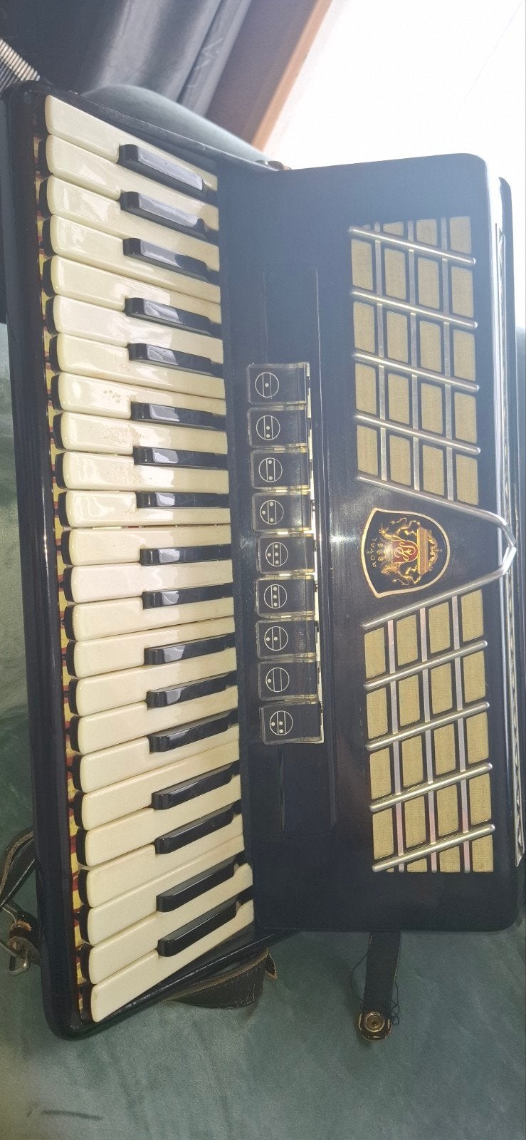 Royal Standard Montana Accordeon T.E.A.B, Muziek en Instrumenten, Accordeons, Gebruikt, Met riemen, Toetsaccordeon, 120-bas