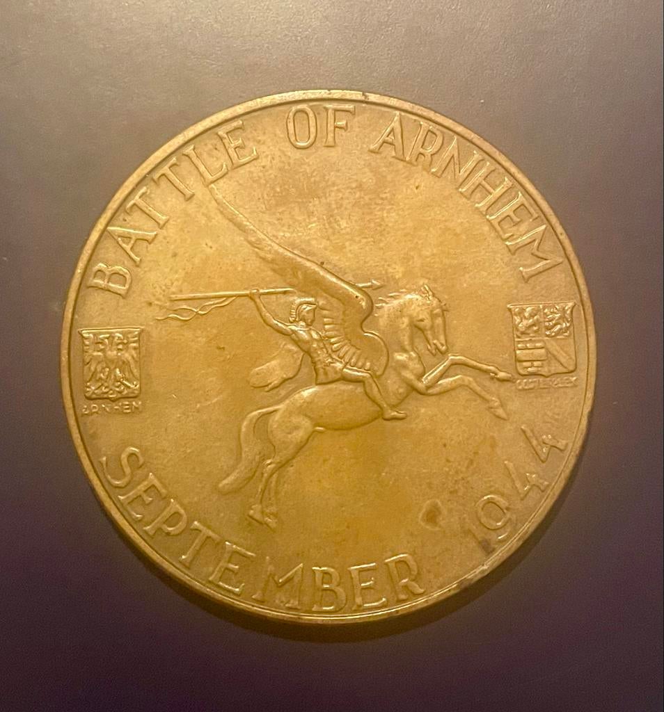 Herdenkingsmunt Slag om Arnhem 1944 - Brons, Ophalen of Verzenden, Brons, Nederland