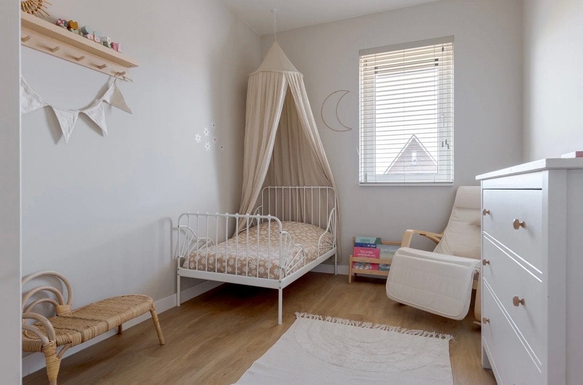 IKEA MINNEN meegroeikinderbed met hemel en matras, Ophalen, Gebruikt, 70 tot 85 cm, Matras