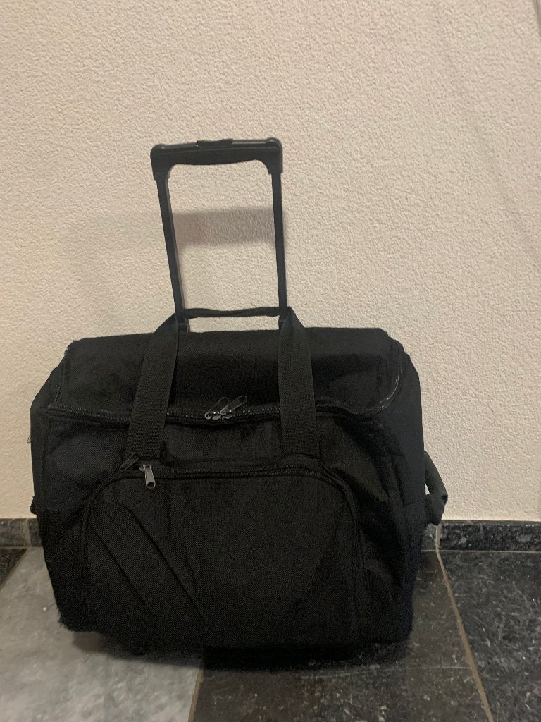 Trolley  Voor naaimachine, Hobby en Vrije tijd, Naaimachines en Toebehoren, Ophalen, Gebruikt, Naaimachine, Overige merken