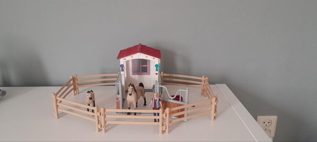 Schleich paardenclub met paarden en accessoires, Ophalen, Gebruikt, Jongen of Meisje