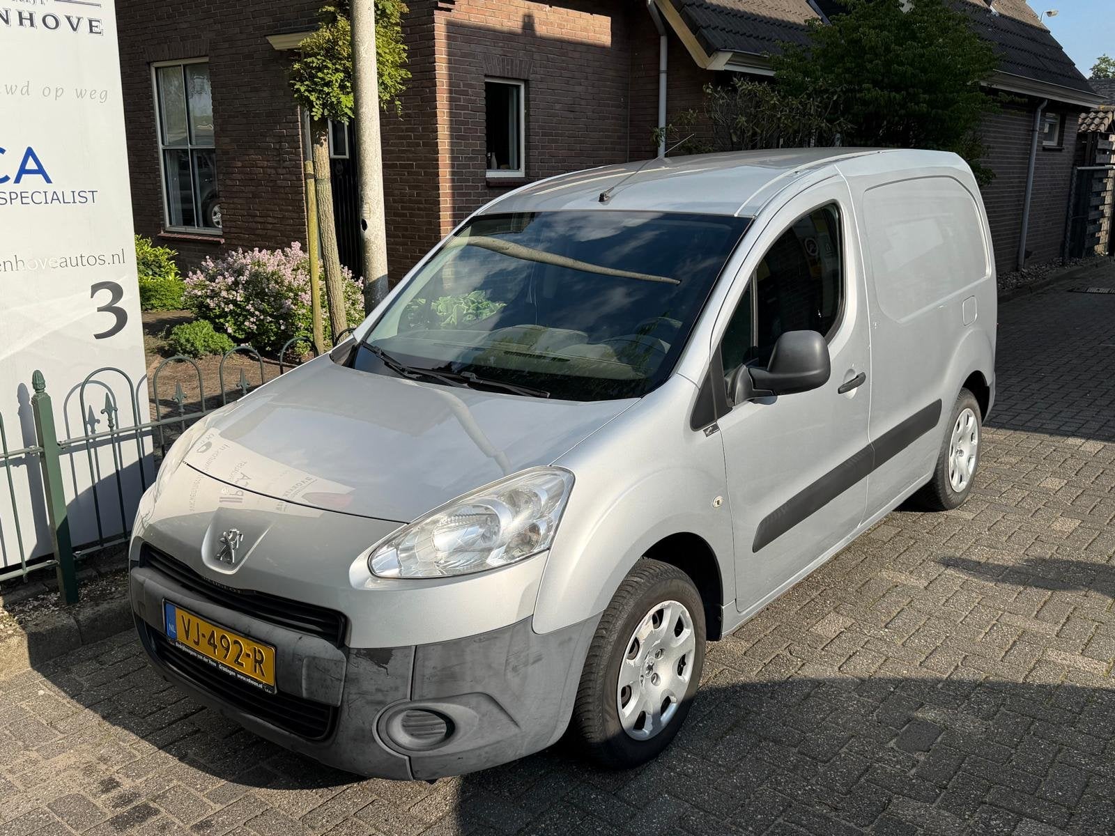 Peugeot Partner 120 1.6 e-HDI L1 XT Profit + Automaat MARGE, Stof, Gebruikt, 4 cilinders, Met garantie (alle)