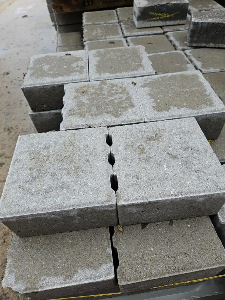 Betonsteen 16x16x8 hoog waterpasserd  grijs