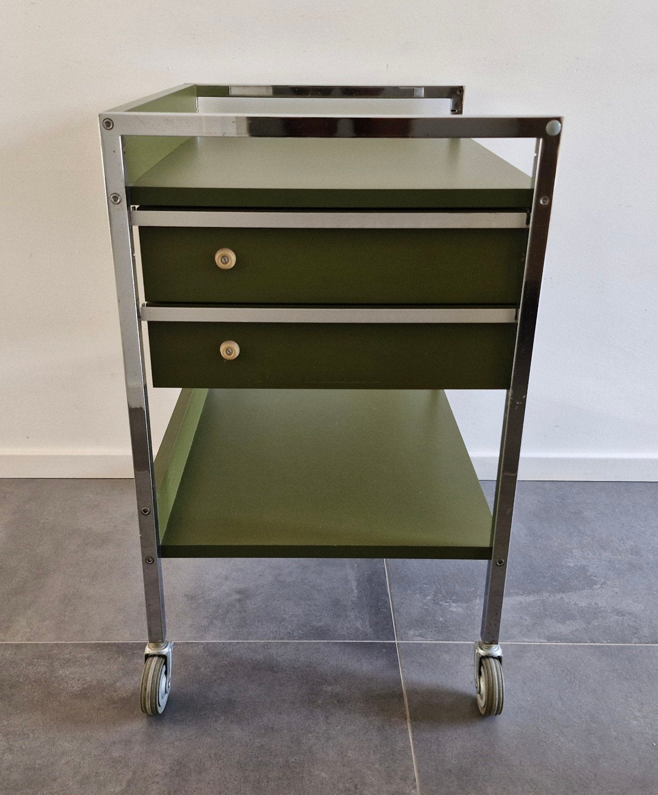 vintage trolley op zwenkwielen, groen met chroom, Ophalen