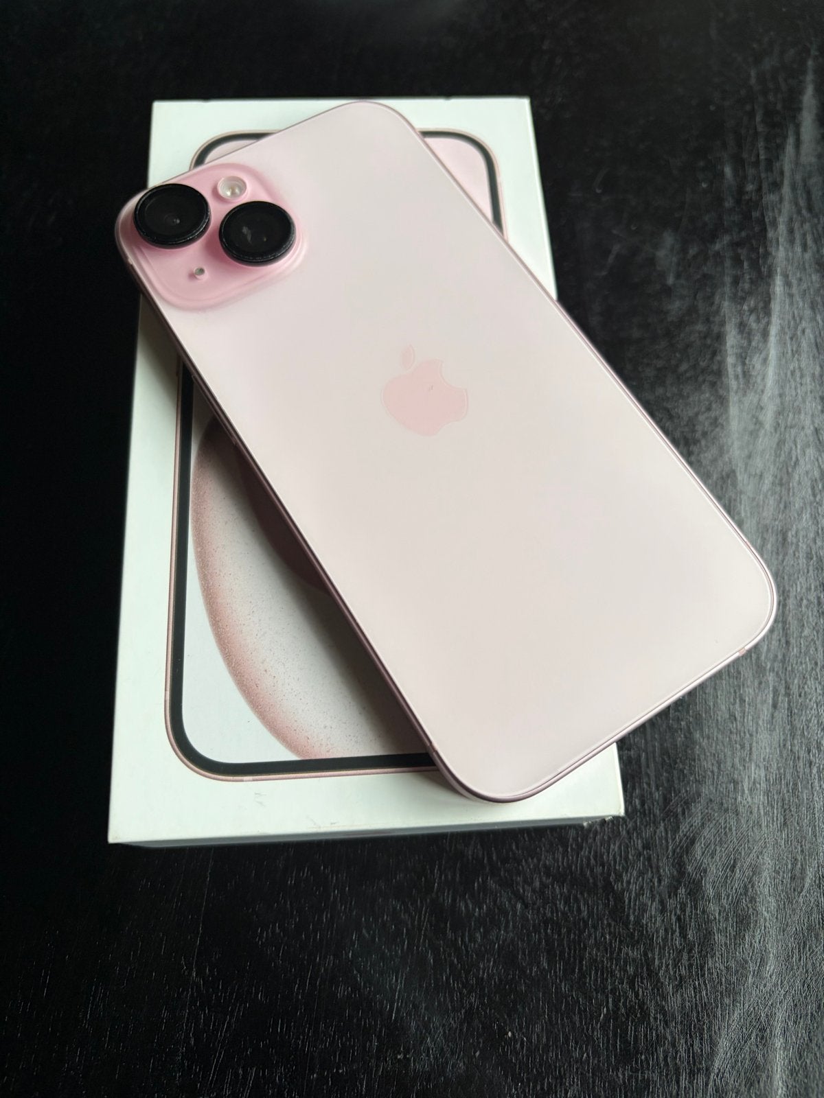 iPhone 15 Roze 128GB, IPhone 15, Zo goed als nieuw, 87 %, Zonder abonnement