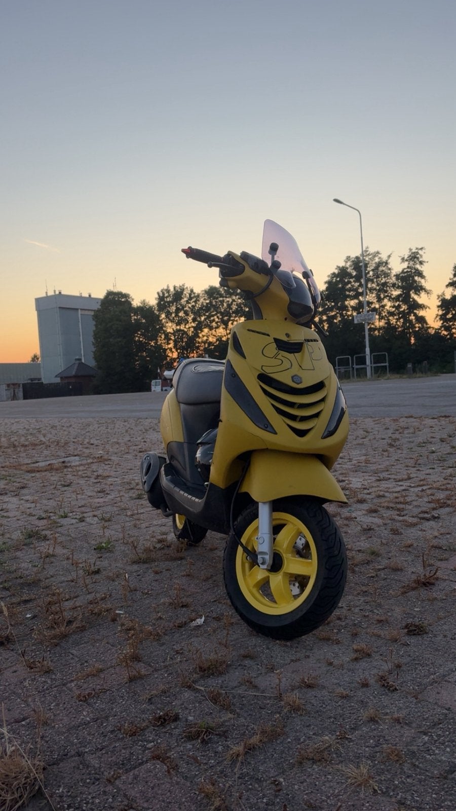 Piaggio zip 50cc 4takt, Fietsen en Brommers, Scooters | Piaggio, Zo goed als nieuw, Zip, Benzine, Ophalen