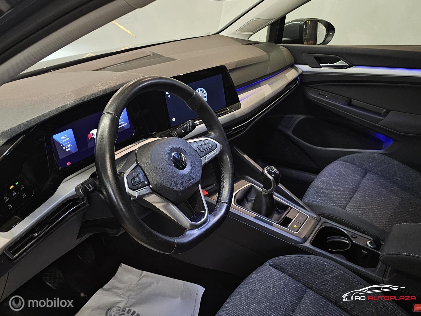 Volkswagen Golf 1.5 TSI Life Panorama/IQ Light/Carplay/Stoel, Voorwielaandrijving, Stof, 1498 cc, 4 cilinders