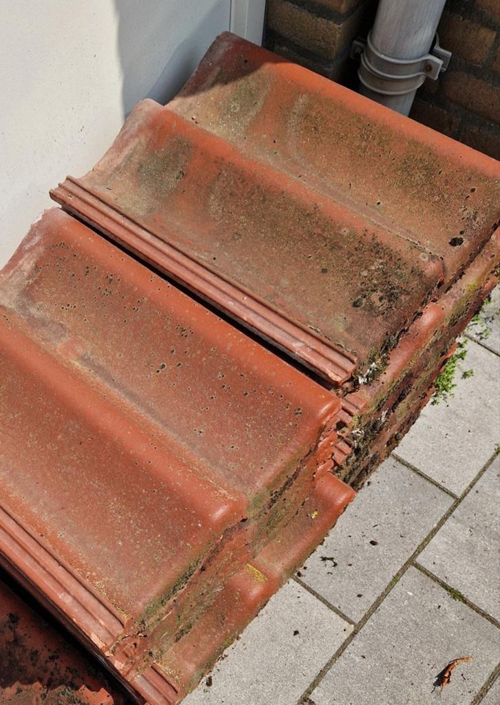 Lafarge dakpannen gratis af te halen, Doe-het-zelf en Verbouw, Dakpannen en Dakbedekking, Ophalen, Gebruikt, Steen of Klei, 15 m² of meer