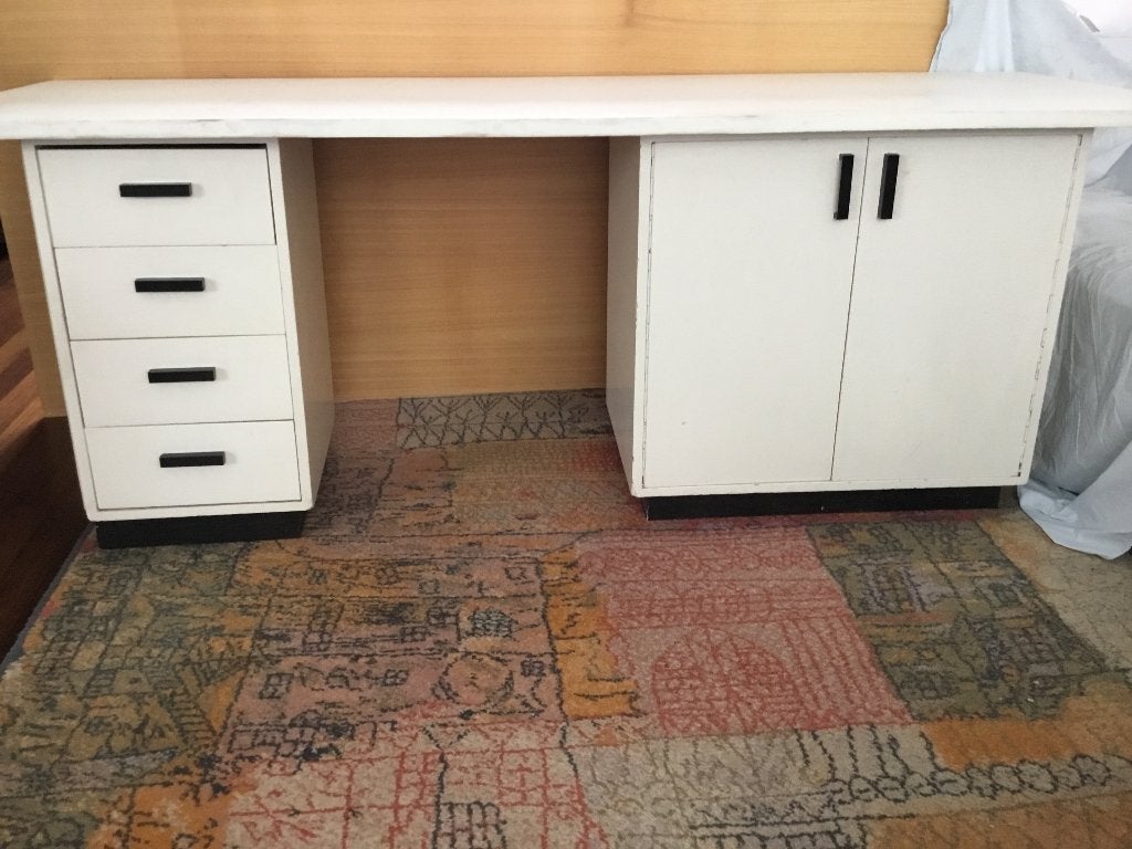 Voor de liefhebber diverse houten bureaus en accessoires, Ophalen, Met lades, Gebruikt, Hout