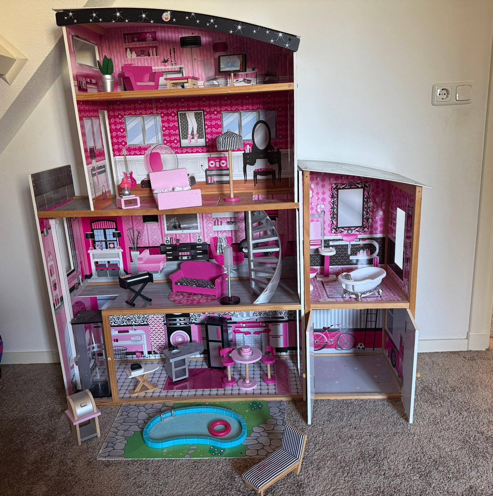 Poppenkast / poppenhuis kid craft, Kinderen en Baby's, Speelgoed | Poppenhuizen, Ophalen, Zo goed als nieuw, Poppenhuis