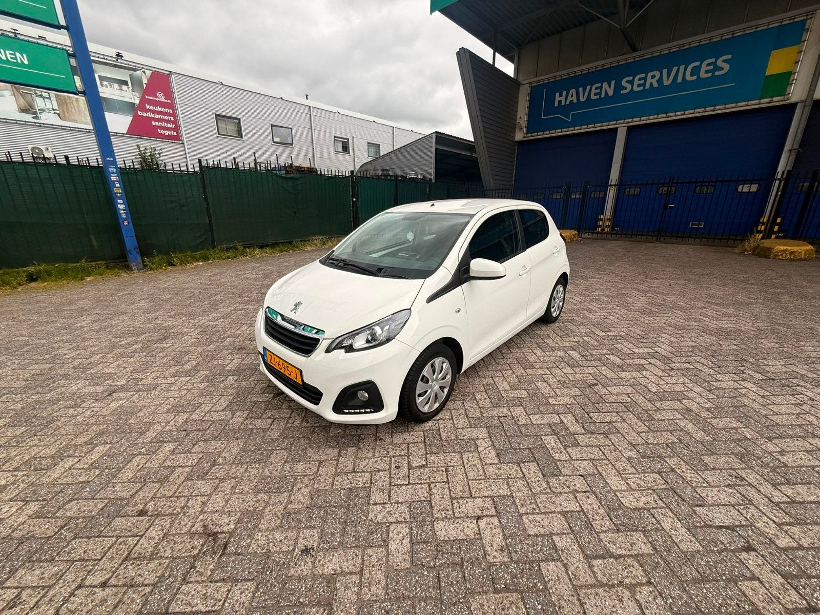 Peugeot 108 1.0 E-vti 72pk 5D 2019 Wit, Auto's, Voorwielaandrijving, 4 stoelen, Wit, Origineel Nederlands