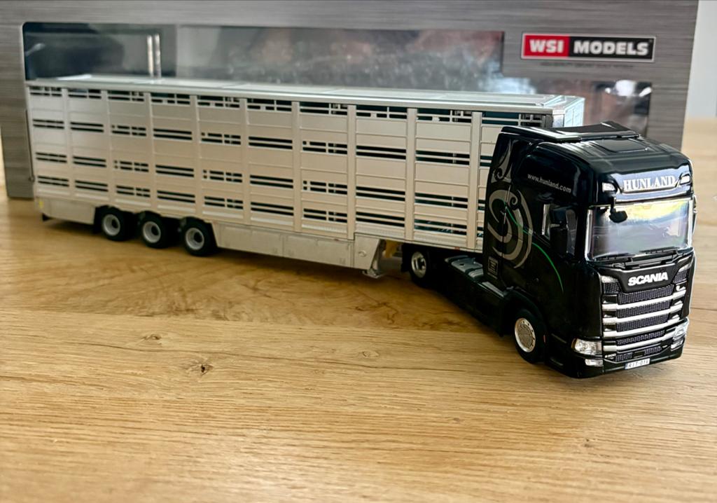WSI 1:50 Scania S Highline Hunland Veetransport Nieuw, Hobby en Vrije tijd, Ophalen of Verzenden, Nieuw, Bus of Vrachtwagen, Wsi
